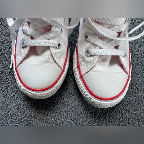 Hello Kitty high top converse - Picture 5 of 14